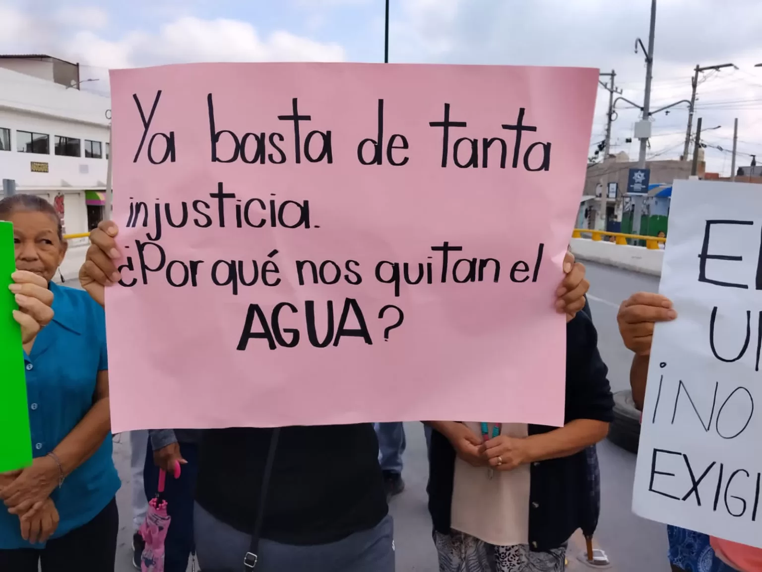 Vecinos de Soledad bloquean vialidad por nueva falla del pozo San José II
