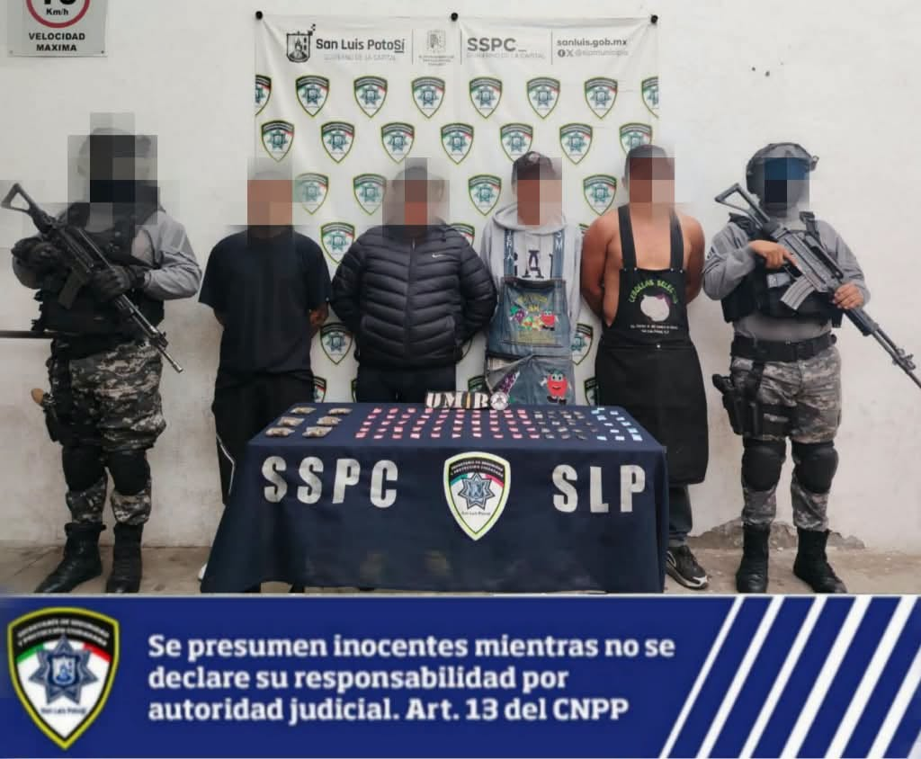 Detienen a cuatro personas y aseguran 87 dosis de droga en la Central de Abastos